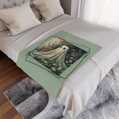 Whimsical Ghost Minky Blanket - Cozy Throw for Fall, Halloween, or Home Décor, Soft Plush Blanket, Ideal Gift for Kids and Adults