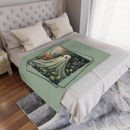 Whimsical Ghost Minky Blanket - Cozy Throw for Fall, Halloween, or Home Décor, Soft Plush Blanket, Ideal Gift for Kids and Adults