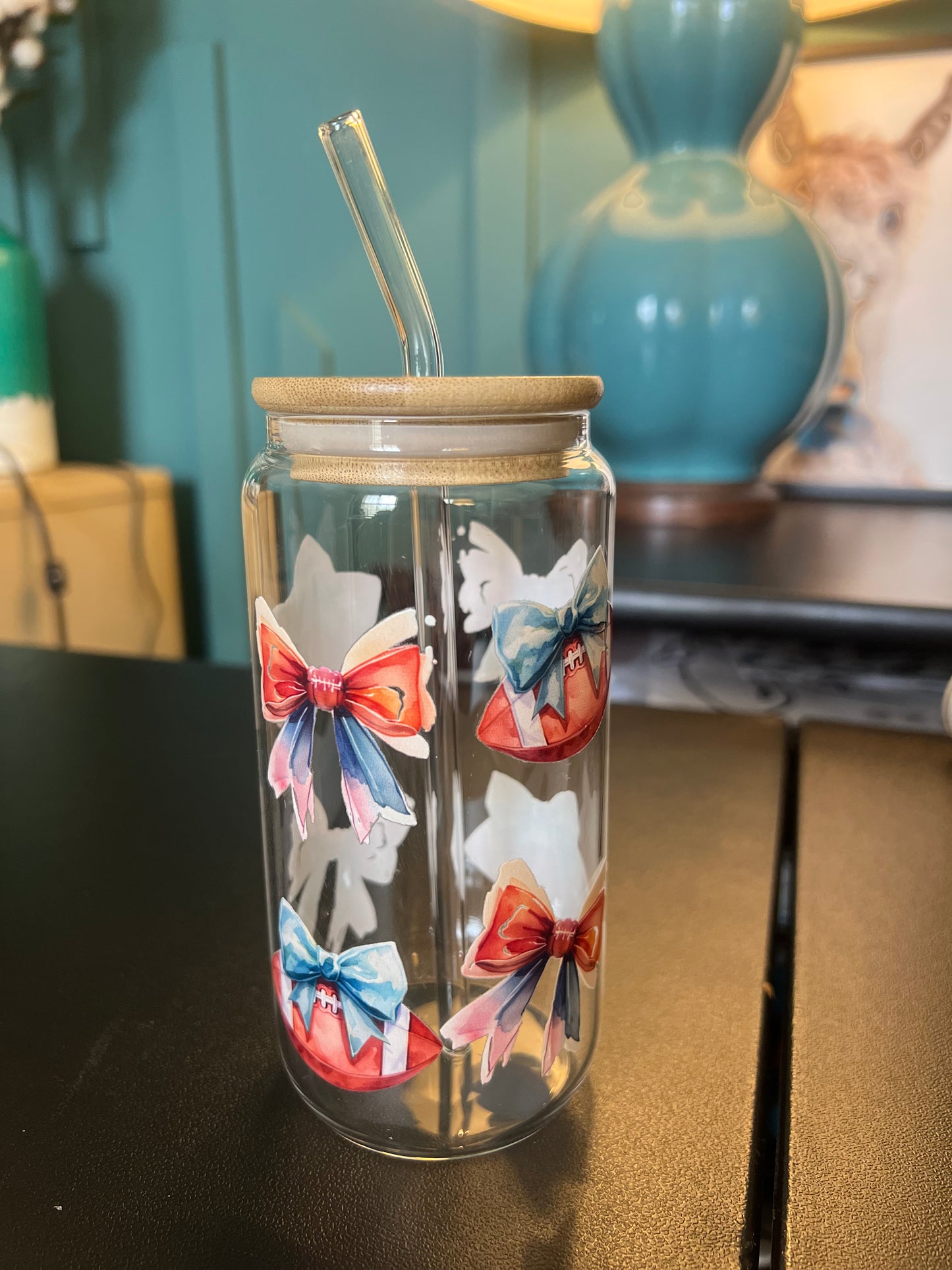 Coquette Football Glass Can (18.7 oz)